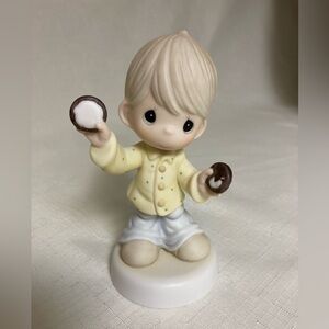 🆕 Vintage PRECIOUS MOMENTS 114016 Better Half Porcelain Figurine Boy Oreo 2003